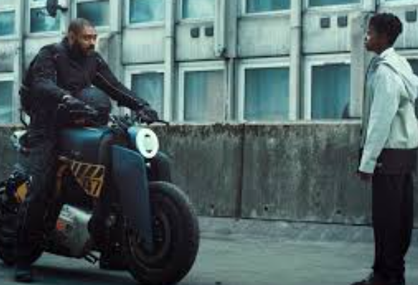 Review Film The Kitchen: Distopia London