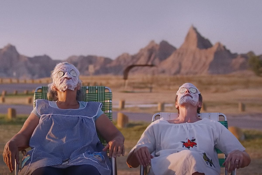 Review Film Nomadland Kisah Hidup Pengembara Modern