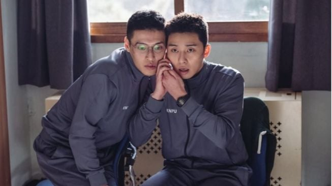 Review Midnight Runners Aksi Heroik Dua Siswa Polisi